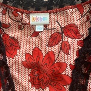 Chloe very pretty design embroidered with black lace. Size xl brand new